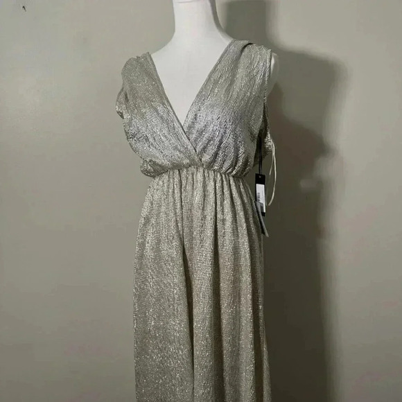 NWT Lulus All That Shimmers Is Gold dress M - Picture 4 of 8